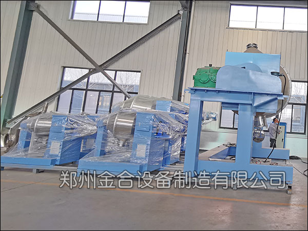 欢迎化肥行业代表来我司考察双运动混合设备